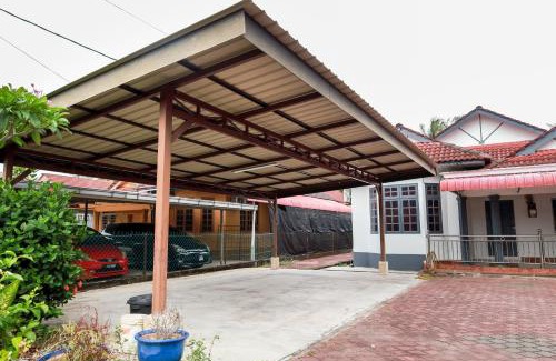 Kampung Raja Dagang Apartment | D'BALI HOMESTAY - Private Swimming Pool, NETFLIX, Internet Wifi ,Cuckoo, Internet Wifi , Dryer, Washing Machine, Aircond Setiap Bilik & Ruang Tamu