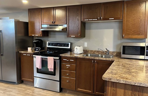 Bridgenorth Apartment | D&B’s Cozy 2 Bedroom Basement Apartment with a 5 minute walk to Chemong Lake