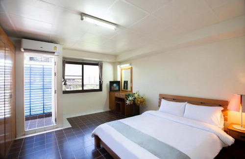 Nonthaburi Hotel | D haus Ngamwongwan Residence