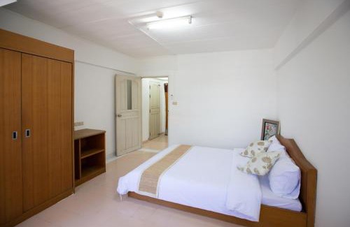 Nonthaburi Hotel | D haus Ngamwongwan Residence