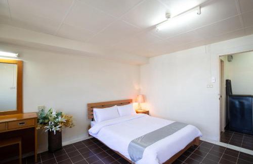 Nonthaburi Hotel | D haus Ngamwongwan Residence