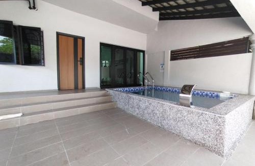 Kampung Alor Akar House | D Laman Santai 17Pax 5R4B Near TC Beach