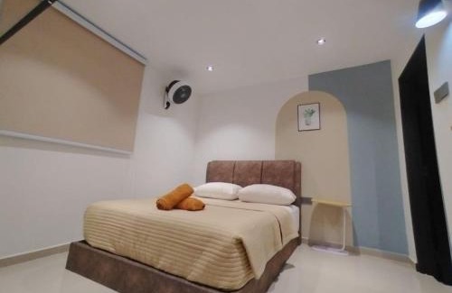 Kampung Alor Akar House | D Laman Santai 17Pax 5R4B Near TC Beach
