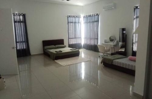 Gua House | D'rose Homestay Kluang