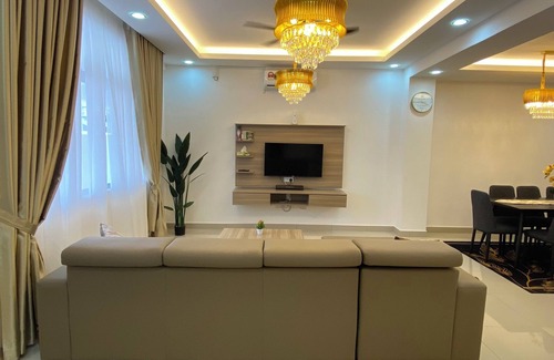 Bandar Penawar House | D'Royale Desaru Homestay
