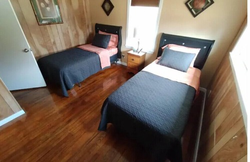 Bossier City House | D'Safari Lounge in Bossier City