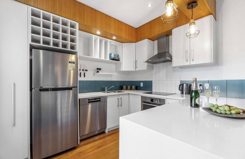 Hamilton East Apartment | D-Street Retreat - Hamilton