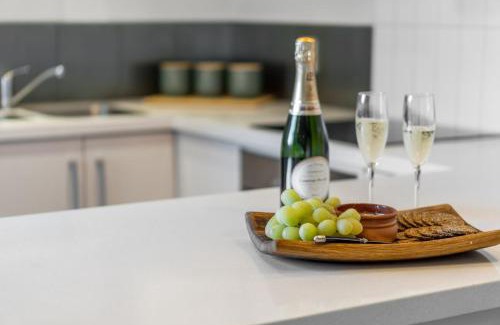 Hamilton East Apartment | D-Street Retreat - Hamilton