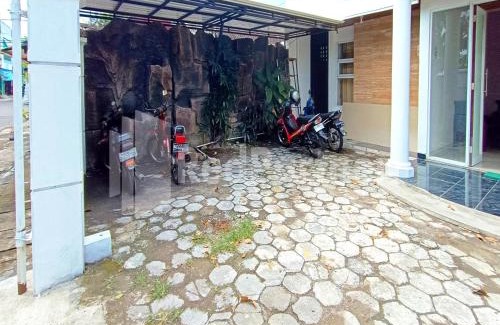 Laweyan Hotel | D'Waru Homestay Syariah near Jl Slamet Riyadi Mitra RedDoorz