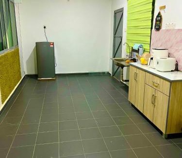 Kangar House | D'YELLOW HOMESTAY KANGAR PERLIS