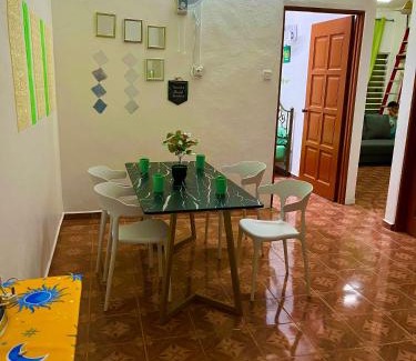 Kangar House | D'YELLOW HOMESTAY KANGAR PERLIS