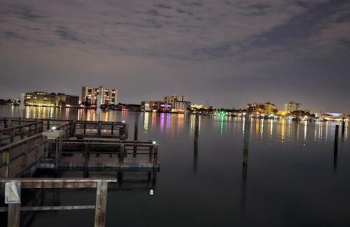 Clearwater Beach Apartment | D3 Mandaly Bay Efficiency Comfort
