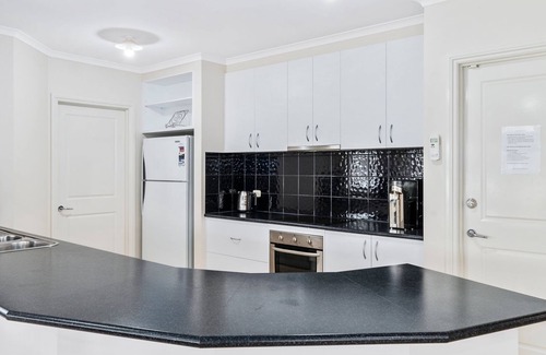 Bundalong House | D3 Ski Ranch. 5-bedroom waterfront home and private jetty.