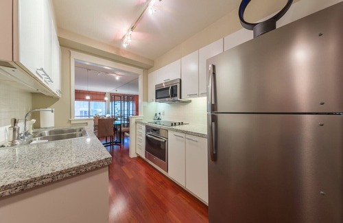 Downtown Vancouver House | D30 - 1 Bedroom on Beach Ave