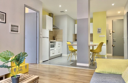 Quartier Hyper-Centre Apartment | #D6 | Hello Sunshine ☀️| T3 Sleeps 6 | Caserne de Bonne