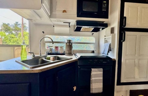 Dripping Springs House | D6 Moonlight RV: Hike/Swim/Yoga