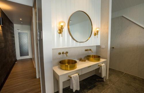 Nelly Bay House | Dacha on Maggie No#1 OPULENT AND LUXURIOUS
