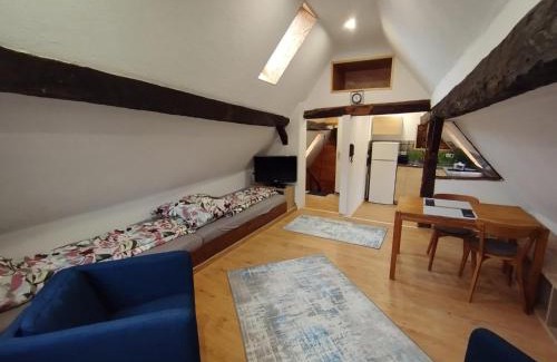 Alsfeld Apartment | Dachgeschosswohnung in der Altstadt inklusive Parkplatz