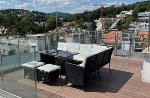 Hutteldorf Apartment | Dachterrassentraum im Grünen Wiens Top Anbindungen