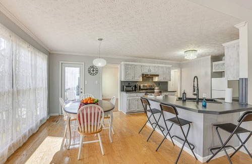 Dacula House | Dacula Getaway – 5BR/3.5BA