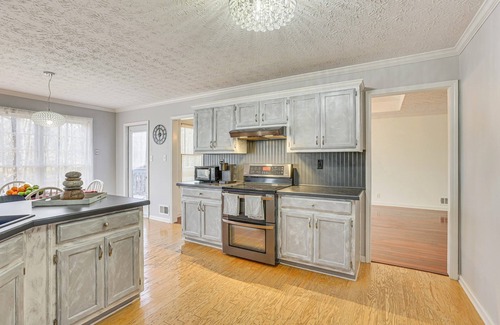 Dacula House | Dacula Getaway – 5BR/3.5BA