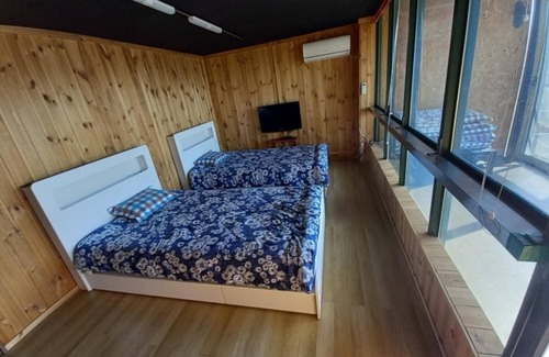 Suwon House | Daebudo Ann's Gallery Pension