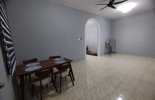 Batu Pahat House | DAHLIA HOMESTAY Batu Pahat