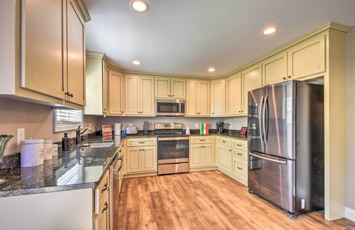 Dahlonega House | Dahlonega Home w/Yard near Hiking & Downtown