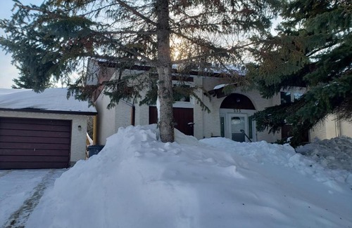Fort Gary House | Daily Room Winnipeg, Canada