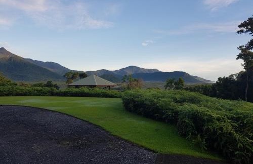 Cow Bay House | Daintree Holiday Homes - La Vista