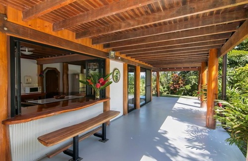 Forest Creek Bed & Breakfast | Daintree Manor Bed & Breakfast