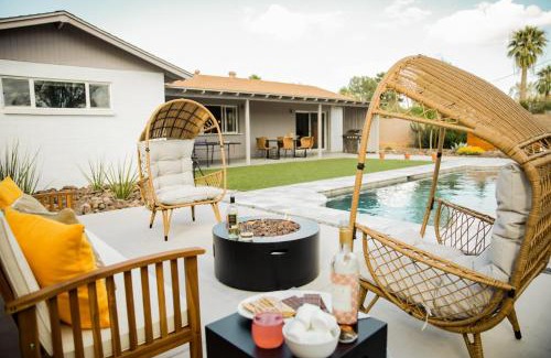 Camelback East House | Daisy by AvantStay Modern Home w Spacious Backyard Pool Table Tennis