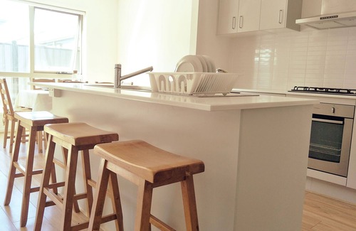 Craigieburn House | Daisy Villa – close to Mel. Airport & Hume Fwy.