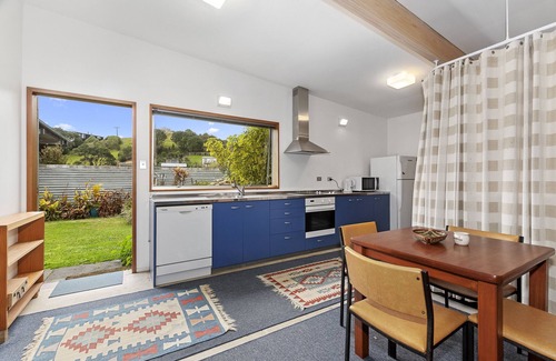 Matapouri Cottage | Dal Riata - Sandy Bay Holiday Home