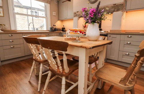 Linton-in-Craven Cottage | DALES COTTAGE, pet friendly, with open fire in Linton
