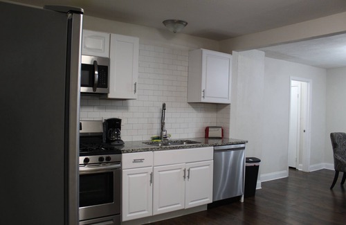 Dallas House | Dallas Fort Worth Home on Fenwick 3 bedroom 2 bath