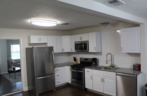 Dallas House | Dallas Fort Worth Home on Fenwick 3 bedroom 2 bath