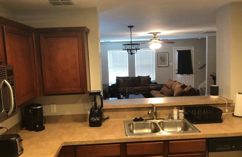 Dallas House | Dallas Gem in Subdivision 15 mins from Deep Ellum!