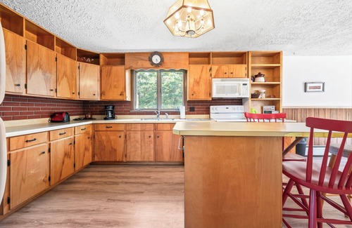 Rangeley House | 🐾Dallas Ridge - Dog friendly four seasons home in Rangeley!