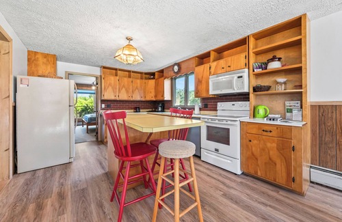 Rangeley House | 🐾Dallas Ridge - Dog friendly four seasons home in Rangeley!