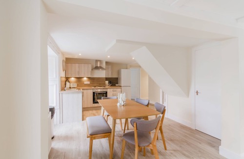 North Sea Cottage | Dalnaglar Cottage - sleeps 6, with 6 person hot tub and large decking area.