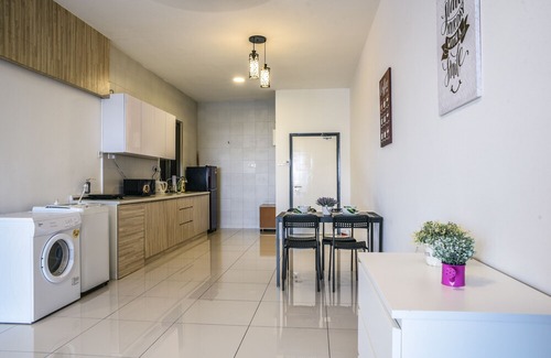 Subang Jaya Apartment | Damen Homestay
