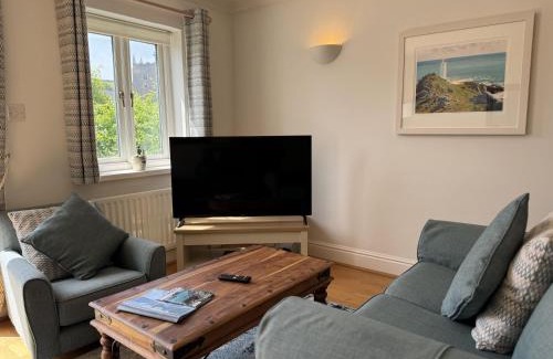 Dittisham House | Damson Cottage - Peaceful location, charming communal orchard & private patio garden