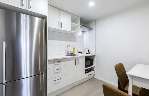Torbay Apartment | Dan's Torbay Retreat is only 6-minutes to Beach