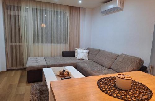 Petrich Apartment | Danaya