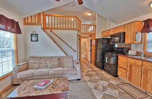 Wimberley Cabin | Dance Hall Cabin Near Jacob's Well! Sleeps 4