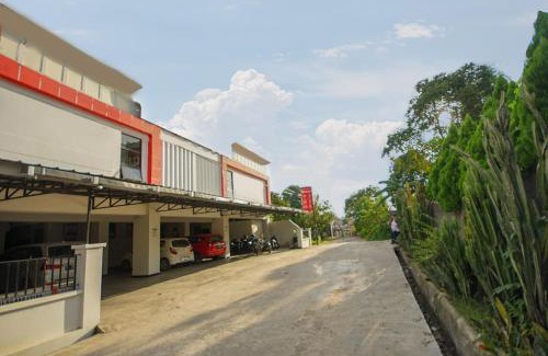 Palembang Hotel | Dancenter Ilir Barar I Near Rumah Sakit Islam Siti Khadijah Formerly Maleo Hotel