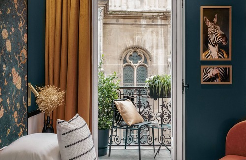 Les Halles Hotel | Dandy Hotel & Kitchen