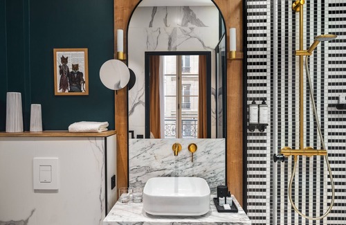 Les Halles Hotel | Dandy Hotel & Kitchen