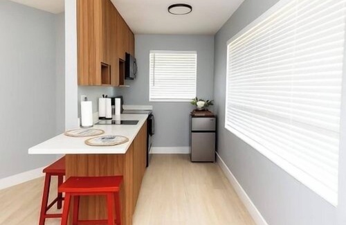 North Beach Apartment | Dania Beach Getaway | 2 Studios for 6 Guests